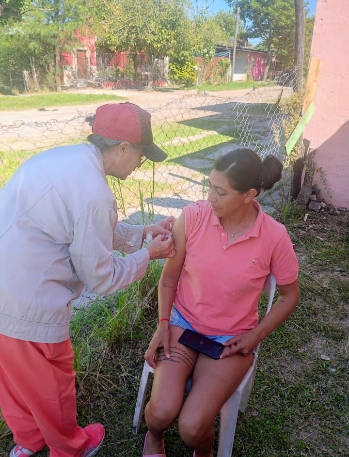 En el inicio del 2026, el Ministerio de Desarrollo Humano sigue con los operativos de vacunación casa por casa