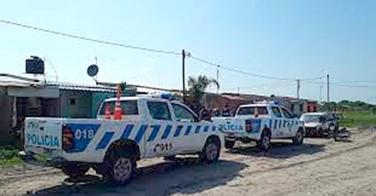 El Porvenir: Una madre embarazada resiste un desalojo en un módulo habitacional denunciado como aguantadero