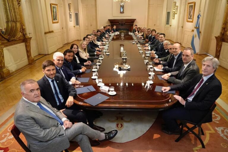 El Gobierno estudia un reclamo clave de los gobernadores sobre Ganancias para poder avanzar con la reforma laboral