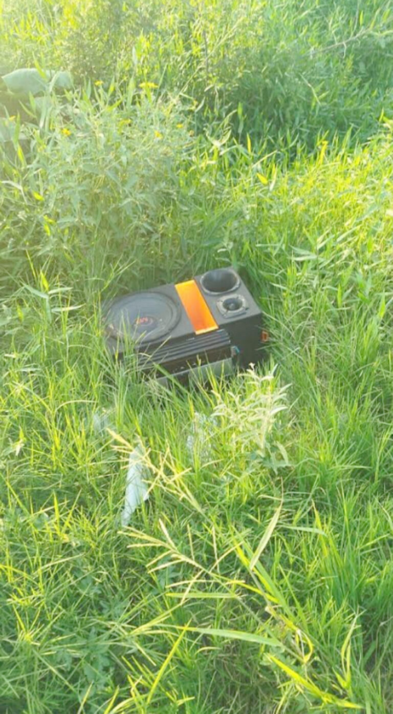 La Policía detuvo a dos sujetos y recuperó un equipo de sonido