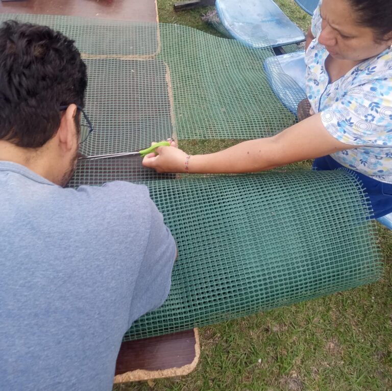 Pacientes de salud mental participan de los talleres terapéuticos de verano organizados por el Hospital de día Explorando Caminos