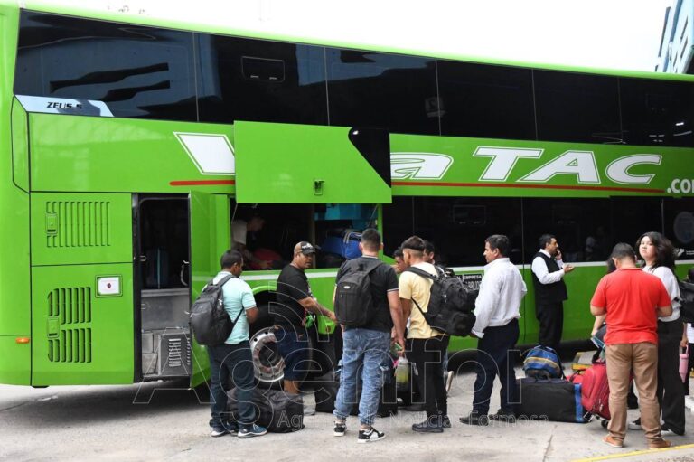 Intenso movimiento en la Terminal de Ómnibus de Formosa por vacaciones