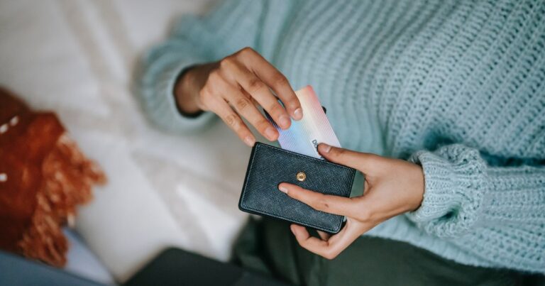 Billeteras con escudo RFID: la forma más segura de cuidar las tarjetas y evitar robos sin contacto