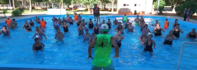 En El Colorado: AQUAGYM para Adultos Mayoresen Piletas del Parque Acuático