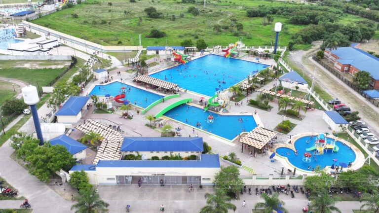 Más de doce mil personas disfrutaron del Parque Acuático en el arranque del fin de semana