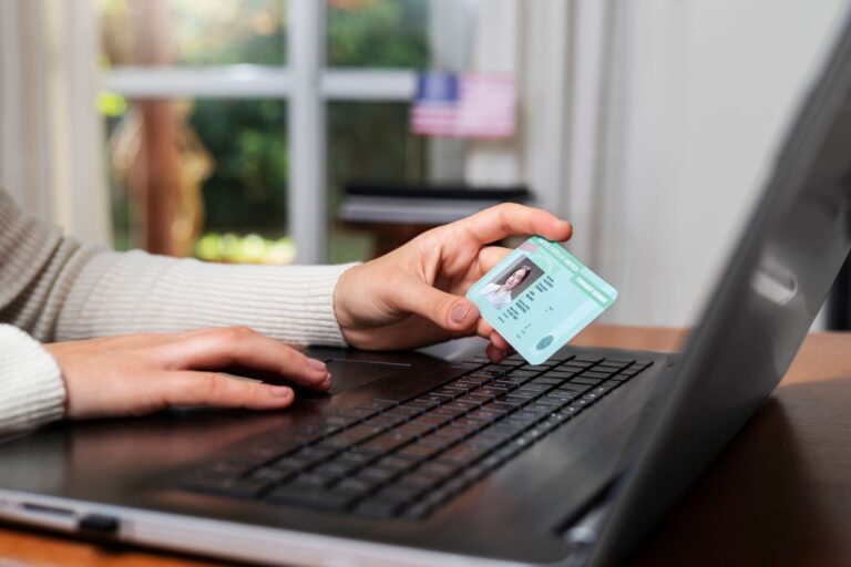 Ley de ajuste venezolano: alerta por la promesa con la green card que deja a los inmigrantes sin dinero ni papeles