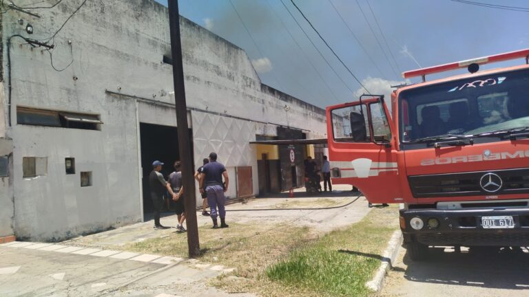 Siniestro en los medios de Clorinda: Eficacia bomberil evitó una tragedia mayor