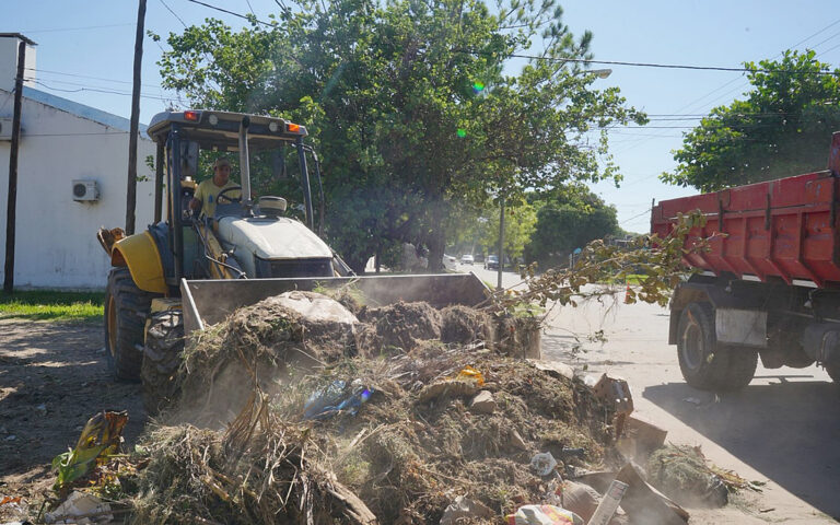 La Municipalidad continúa con trabajos esenciales en barrios de la ciudad