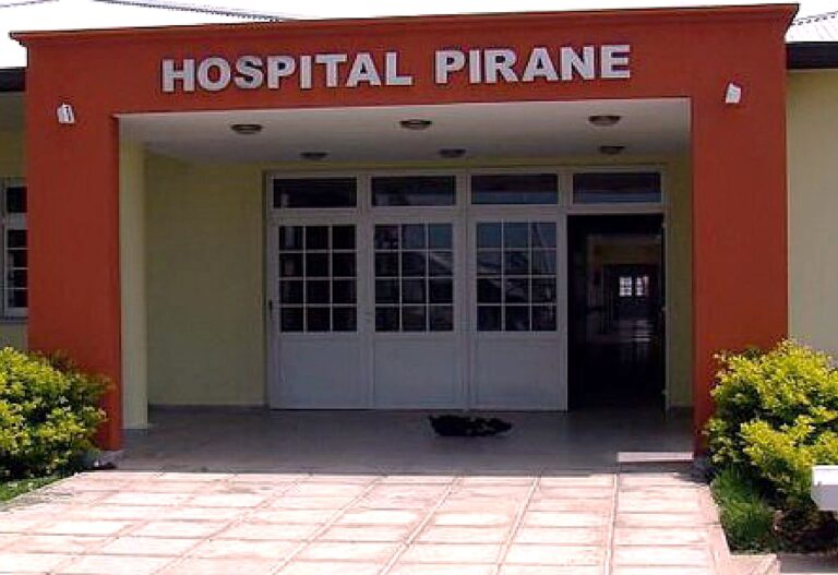Escándalo en el Hospital de Pirané: Denuncian que un paciente esperó 24 horas por choferes de joda