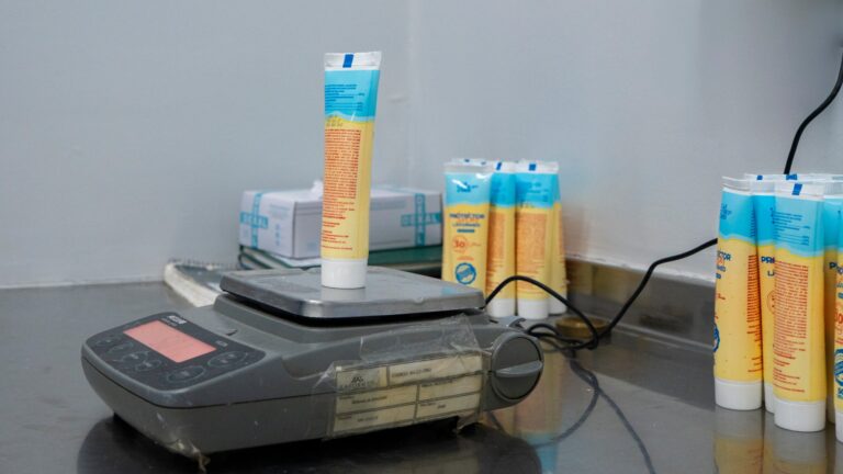 Producción del protector solar FPS 30 en Laformed