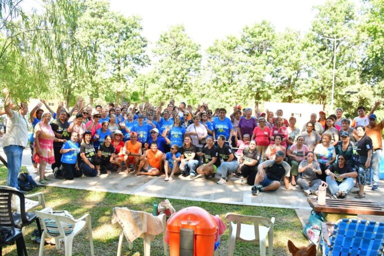 ENCUENTRO DE ADULTOS MAYORES DE EL COLORADO CON LA VISITA DE SUS PARES DE GRAL. SAN MARTÍN