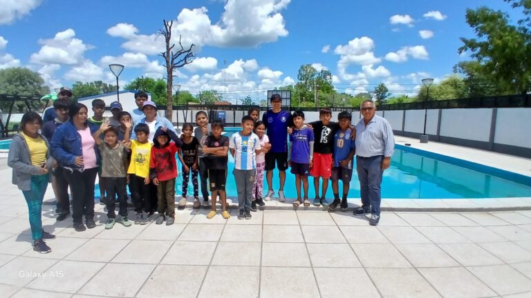 Justicia social en acción: la pileta municipal de Ingeniero Juárez, un espacio gratuito para los niños