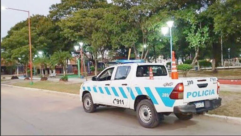 Apresaron a un hombre con cuchillo y arma de fuego de fabricación casera