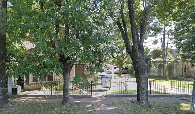Investigan a seis policías que allanaron la casa de un sospechoso narco, lo extorsionaron y le robaron perfumes