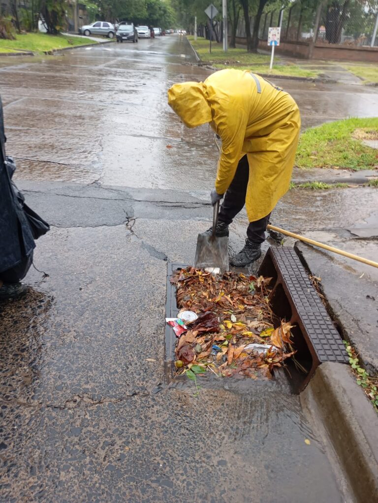 Activa presencia de la Municipalidad en toda la ciudad para mitigar los efectos de la lluvia