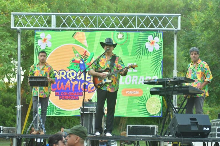 Verano en El Colorado: RAUL OSVALDO ESTUVO EL DOMINGO PASADO EN SHOW EN VIVO EN EL CAMPING MUNICIPAL