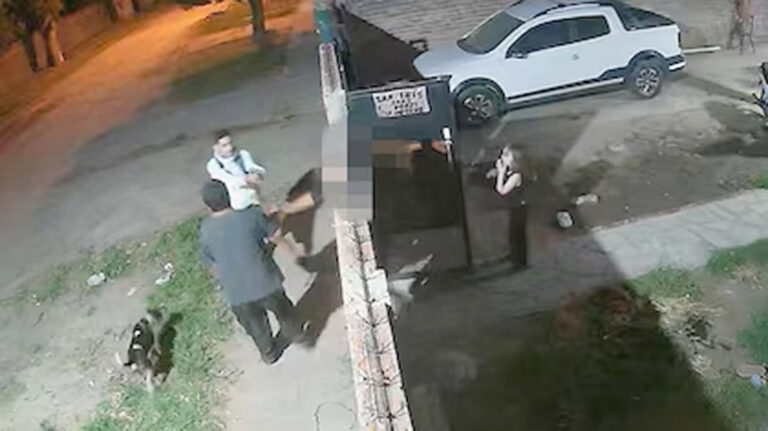 Le dio la mano y después lo baleó frente a sus hijas