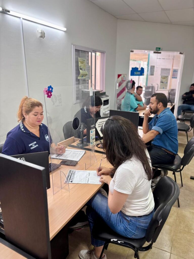 El Centro Cívico N1 continúa trabajando a buen ritmo recibiendo a vecinos que realizan diversos trámites
