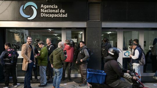 Fue cooptada por una banda de ladrones: denuncian que la ANDIS operó bajo un esquema de corrupción con respaldo político