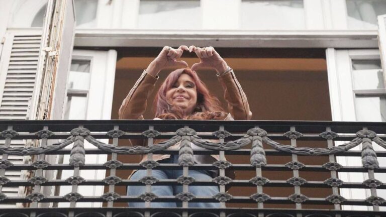Casación rechazó los recursos de Cristina Kirchner y confirmó las restricciones en su prisión domiciliaria