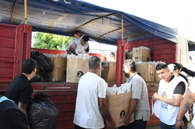 Comenzó la distribución de los kits a las escuelas de la ciudad capital