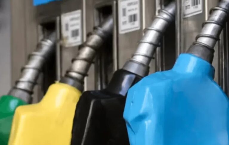 El Gobierno aplicará una suba parcial de los impuestos al combustible desde el domingo 1 marzo