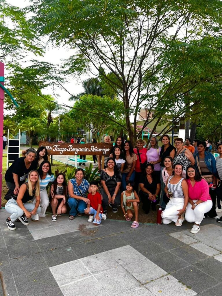 Renovaron la plaza del barrio 2 de Abril que ahora lleva el nombre de Tiago Benjamín Retamozo