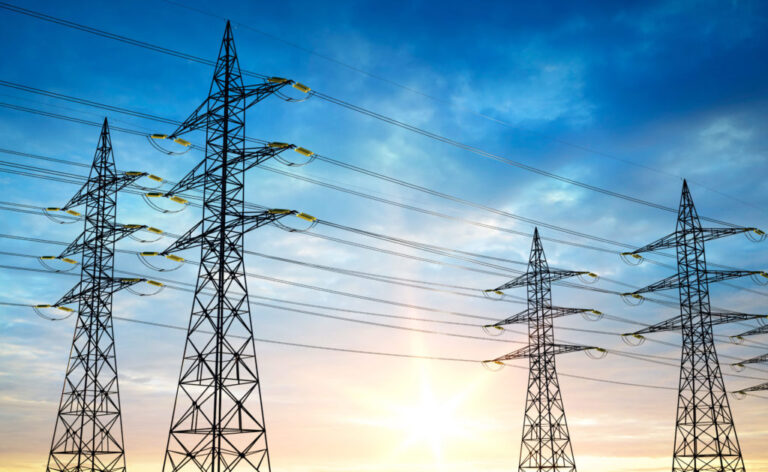 Insfrán reiteró su reclamo por obras energéticas trascendentales paralizadas por el Gobierno nacional