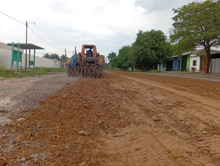Reforzaron el enripiado de la avenida 12 de Octubre que conecta distintos barrios
