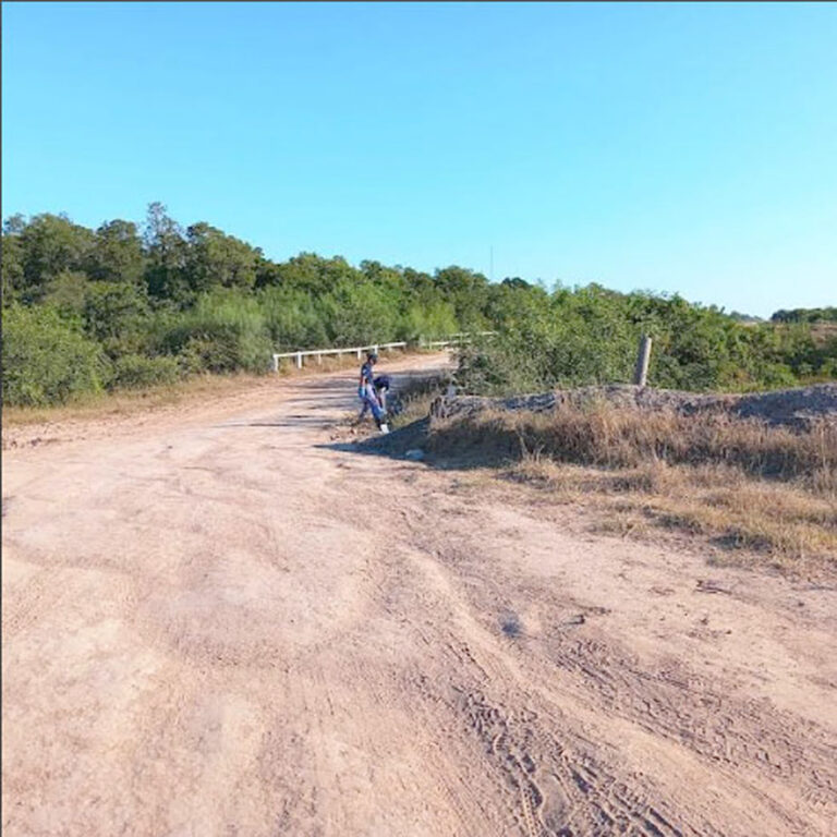 Un motociclista falleció tras impactar contra un montículo de tierra