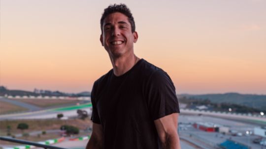 El único argentino que pilotea drones en los JJ.OO. de Invierno: la tecnología que revolucionó las transmisiones