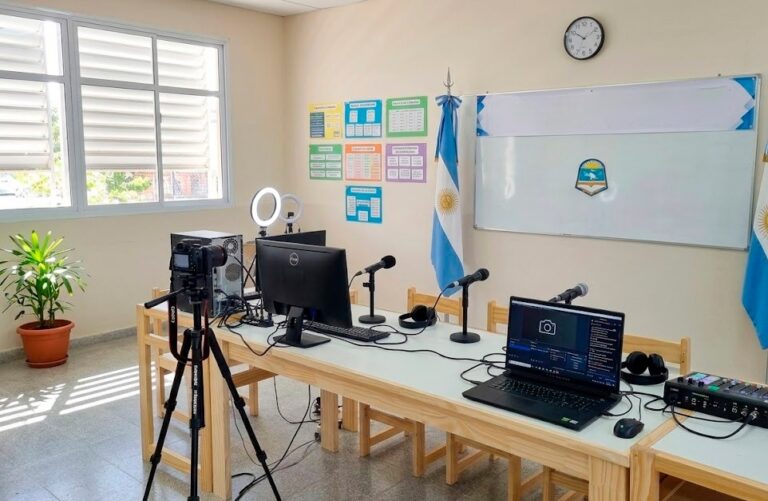 Fomentando la lectura en comunidad mediante el uso de la tecnología y herramientas digitales