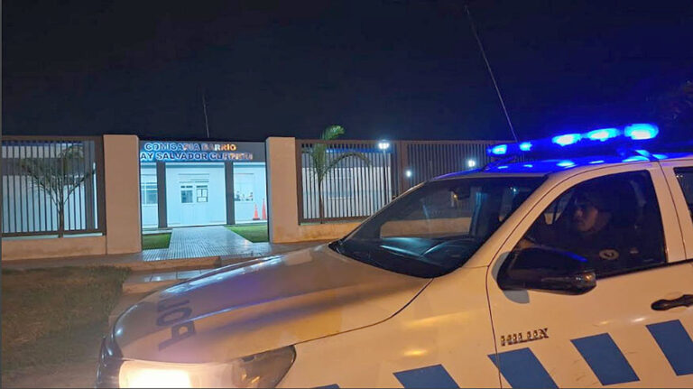 Inadaptados arrojaron una bomba molotov contra una vivienda