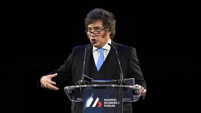 Nueva exposición de Milei en Madrid, con halagos a Trump, críticas a Pedro Sánchez y más