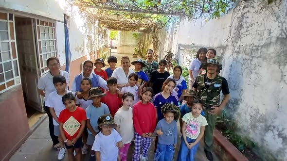 Niños de la Hostería del Niño Jesús participaron de una jornada de avistaje de aves