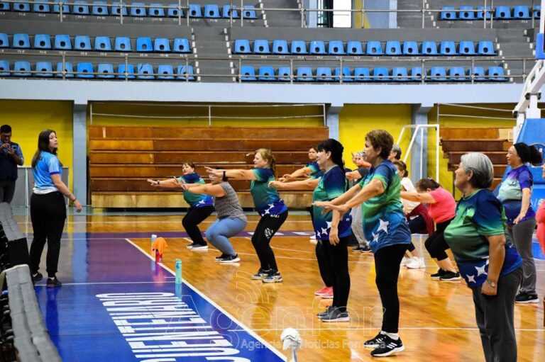 Con una gran concurrencia, comenzaron oficialmente las clases del Programa de Gimnasios Terapéuticos