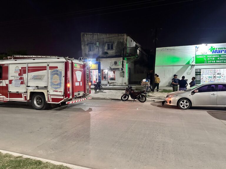 Un hombre herido tras el derrumbe parcial del techo en un complejo de alquileres