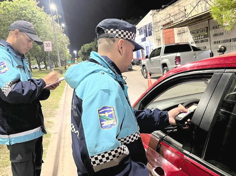 La Policía sacó de circulación a 54 conductores alcoholizados