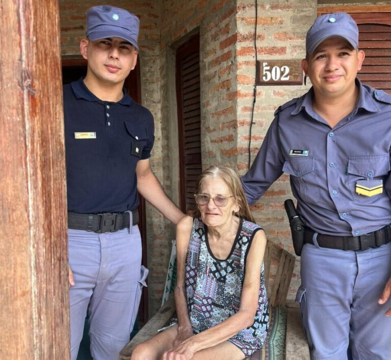 Policías salvaron la vida de una mujer en el barrio San Juan Bautista y destacan su rápida intervención