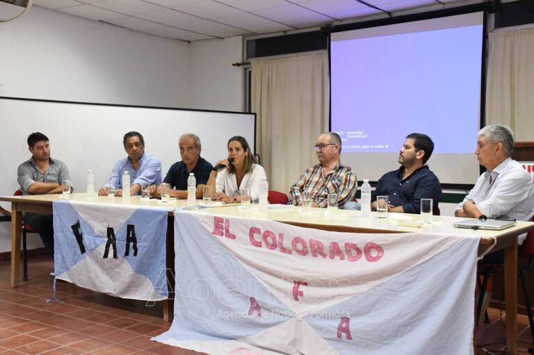 La presidenta de la FAA se reunió con productores en El Colorado