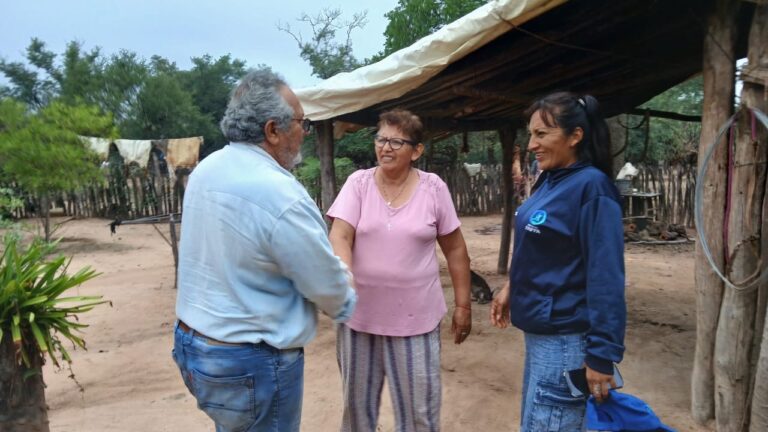 Nacif reforzó la asistencia en zonas afectadas por la crecida del rio Bermejo con provisiones y embarcaciones