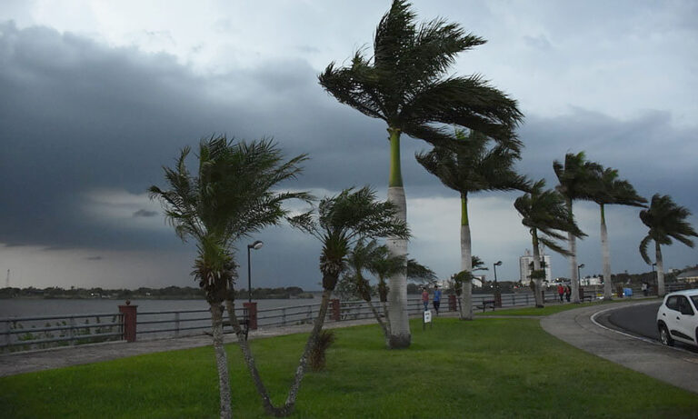 Alerta naranja: el calor da paso a las lluvias y baja la temperatura en la ciudad