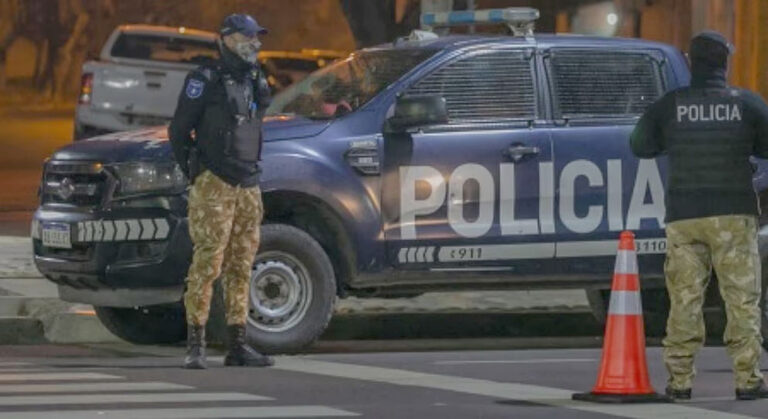 Mendoza: una nena de 11 años abrió la puerta de su casa y fue atacada a tiros