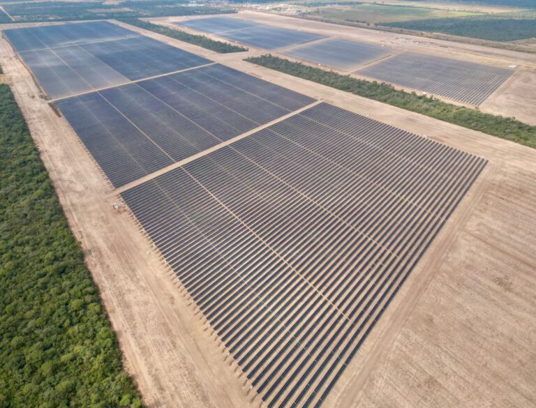 Formosa se consolida como polo energético: Inversión privada de USD 147 millones para seis nuevos parques solares