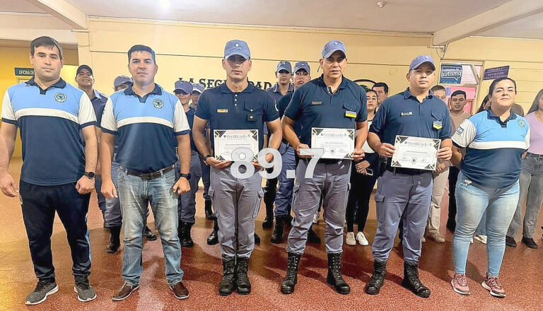 Reconocieron a los policías que le salvaron la vida a una mujer en el barrio San Juan Bautista