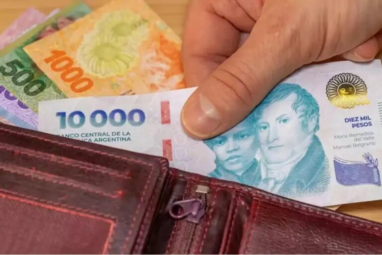 Según el INDEC los salarios aumentaron 2,5% en enero y quedaron por debajo de la inflación