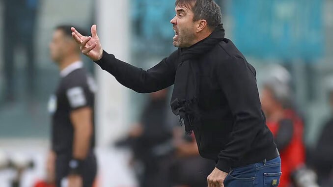 Eduardo Coudet durante un partido de River Plate