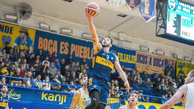 Partido de básquet entre Boca Juniors y Oberá Tenis Club en la Bombonerita
