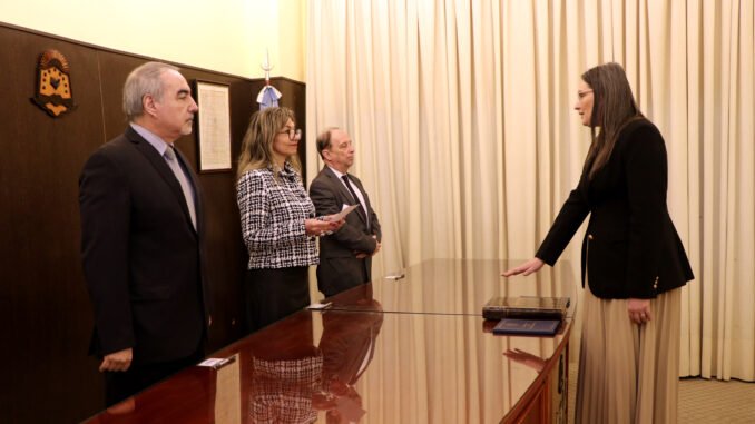 Claudia Inés Villarruel jurando ante autoridades del Superior Tribunal de Justicia de Formosa
