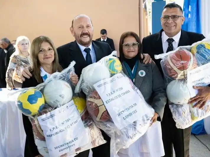 Gobernador Gildo Insfrán durante la inauguración de obras en la EPEP 366 de colonia Puerto Ramona